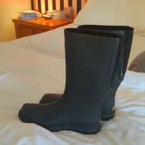 Women's rain boots large calf
